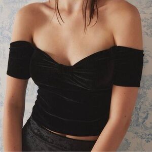 Kimchi Blue Black Velvet Off-Shoulder Crop Top